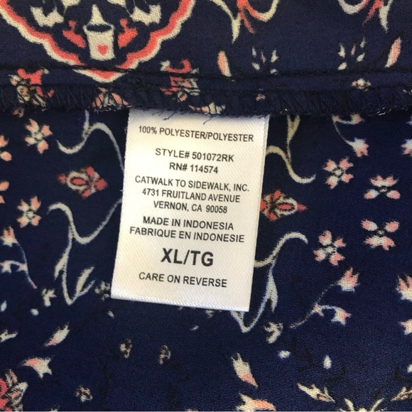 PLEIONE women’s v-neck floral front button top - Picture 6 of 7